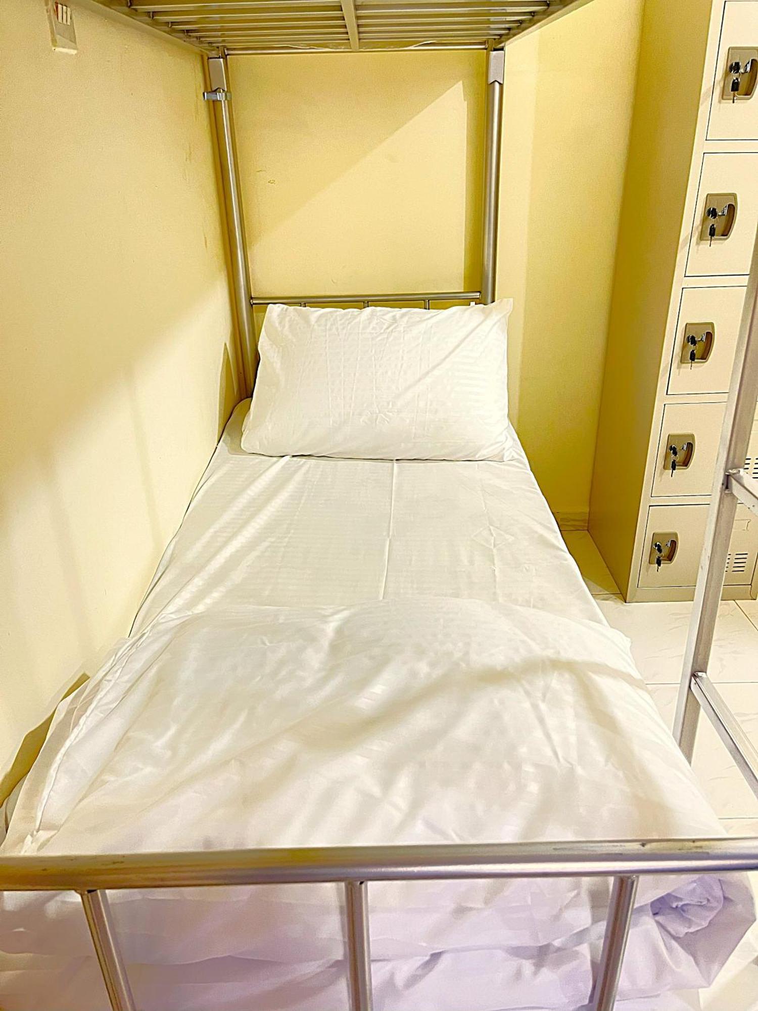 Yoko Luxury Hostel Dubai Bagian luar foto