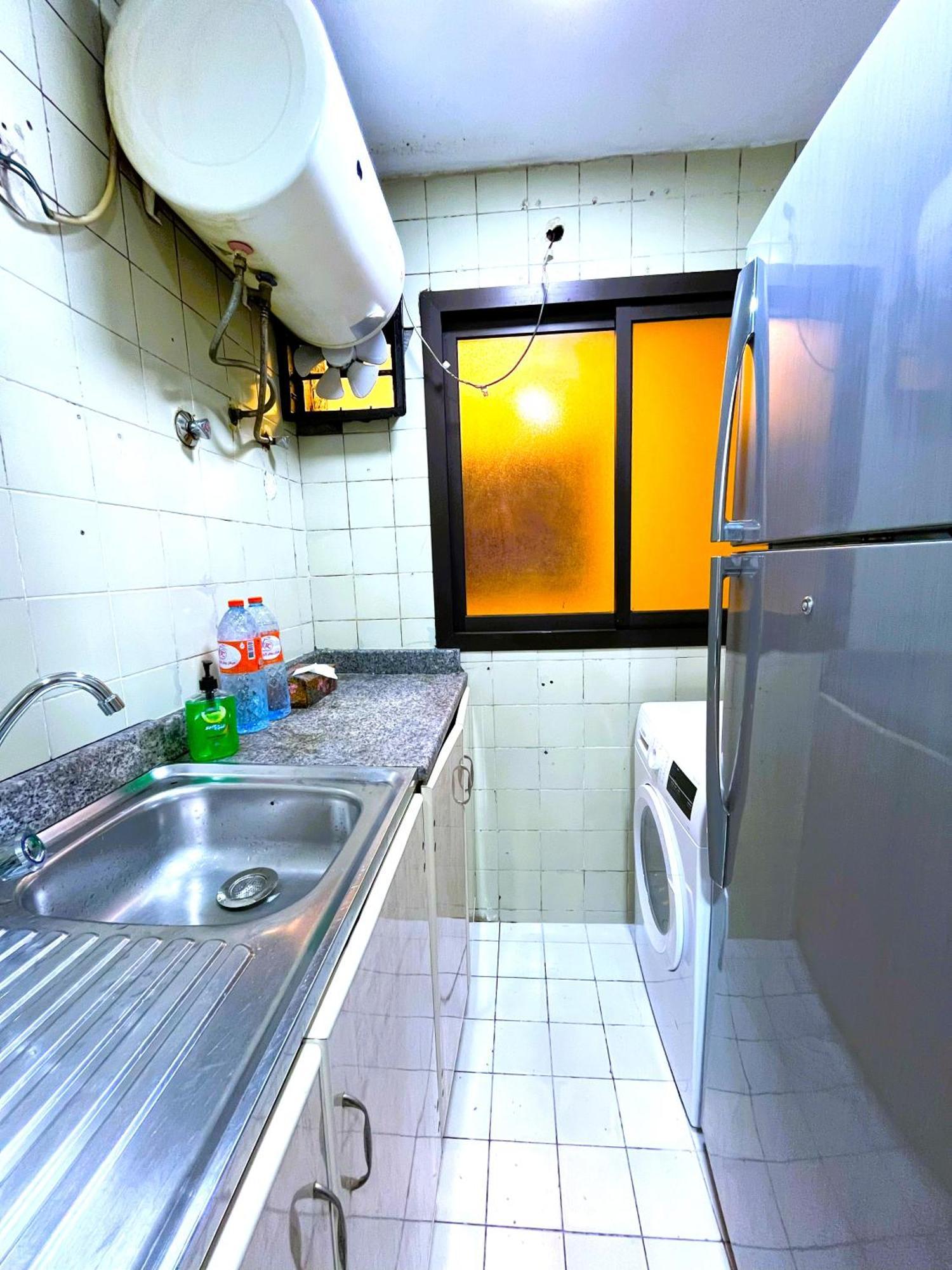Yoko Luxury Hostel Dubai Bagian luar foto
