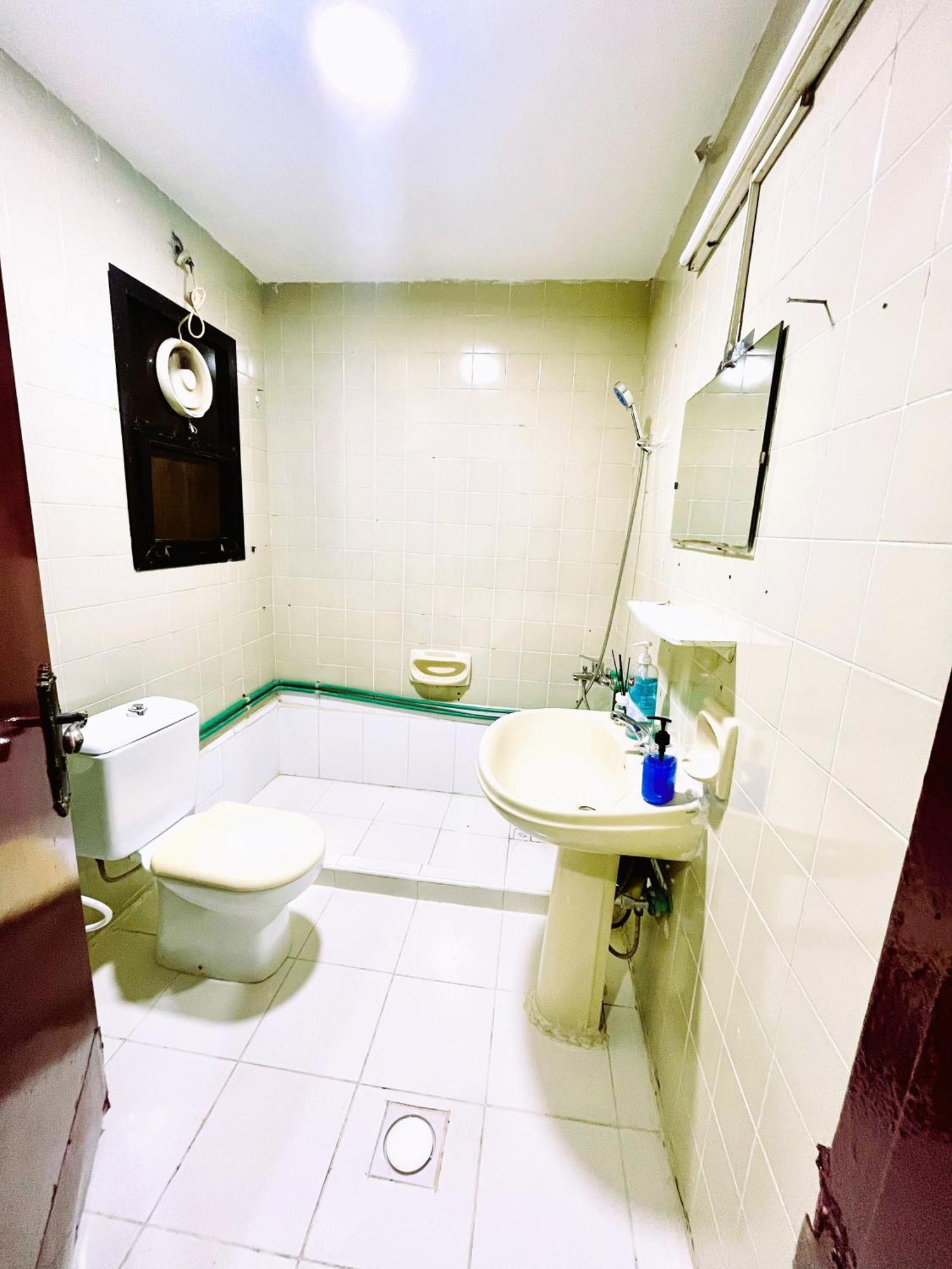 Yoko Luxury Hostel Dubai Bagian luar foto